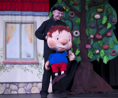 DZIEŃ  DZIECKA  Z  TEATREM
