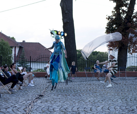 DZIEŃ  DZIECKA  Z  TEATREM
