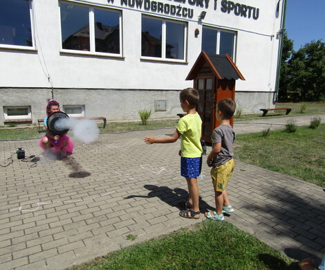 Wakacyjne warsztaty - Dzień 1 - LABORATORIUM CHEMICZNE
