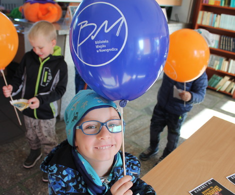 Jesienna lekcja biblioteczna z przedszkolakami