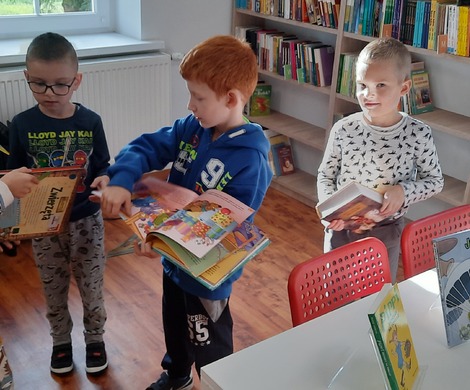 Lekcja biblioteczna w  filii w Gierałtowie