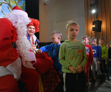 Teatr Katarynka z repertuarem pt:”Bałwanek Tiko i Królowa Fruncja”