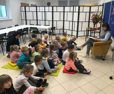 Złota Polska Jesień - lekcja biblioteczna z przedszkolakami.