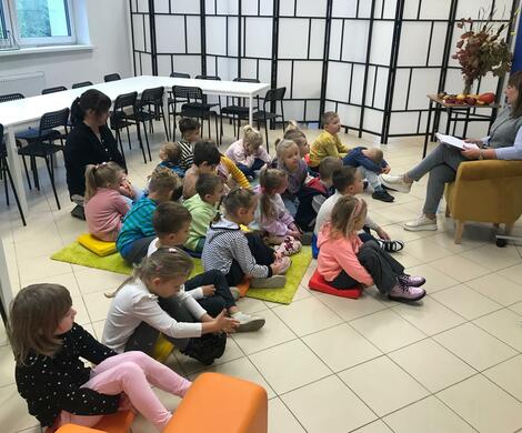 Złota Polska Jesień - lekcja biblioteczna z przedszkolakami.