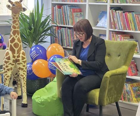 Uroczyste otwarcie Zielonego Kącika Czytelniczego w Bibliotece Miejskiej w Nowogrodźcu.