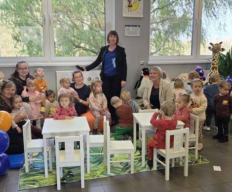 Uroczyste otwarcie Zielonego Kącika Czytelniczego w Bibliotece Miejskiej w Nowogrodźcu.