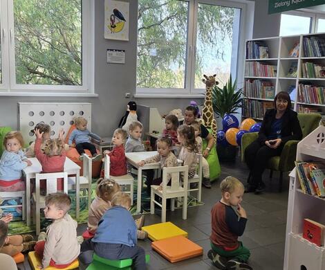 Uroczyste otwarcie Zielonego Kącika Czytelniczego w Bibliotece Miejskiej w Nowogrodźcu.