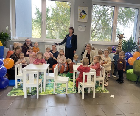 Uroczyste otwarcie Zielonego Kącika Czytelniczego w Bibliotece Miejskiej w Nowogrodźcu.