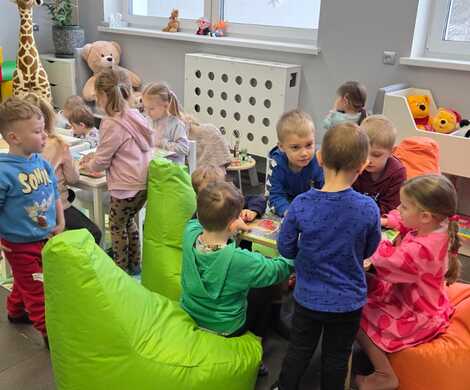 ,,Bezpieczne Ferie Zimowe” - lekcja biblioteczna dla Przedszokolaków.