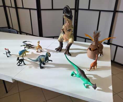 Dzień Dinozaura w bibliotece w Nowogrodźcu.