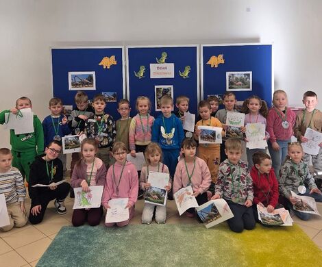 Dzień Dinozaura w bibliotece w Nowogrodźcu.
