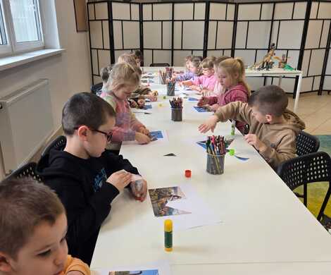 Dzień Dinozaura w bibliotece w Nowogrodźcu.