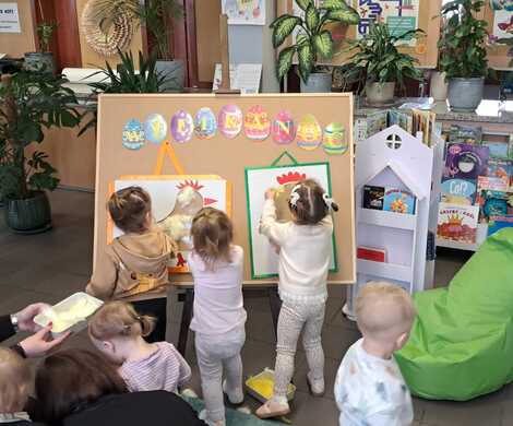 Misie Tulisie w Bibliotece.