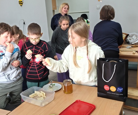ŚWIATOWY DZIEŃ PSZCZOŁY - filia biblioteczna w Gościszowie