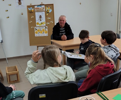 ŚWIATOWY DZIEŃ PSZCZOŁY - filia biblioteczna w Gościszowie