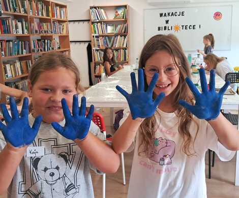 Wakacje z Biblioteką trwają w najlepsze! Slime Lab - stwórz swojego gluta i malowanie gliny.