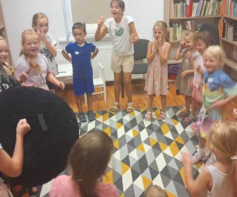 Wakacje z Biblioteką - Akademia Magii w Wykrotach i Gierałtowie.