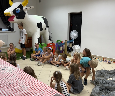 Relacja z zajęć z cyklu "Wakacje z Biblioteką" - Biblioteka Miejska w Nowogrodźcu